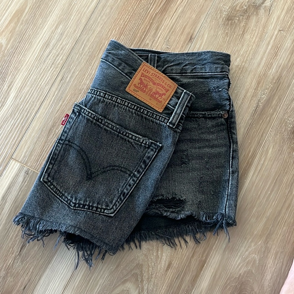 Black denim Levi’s shorts